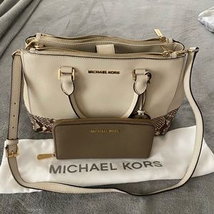MK Shoulder Bag w/Wallet